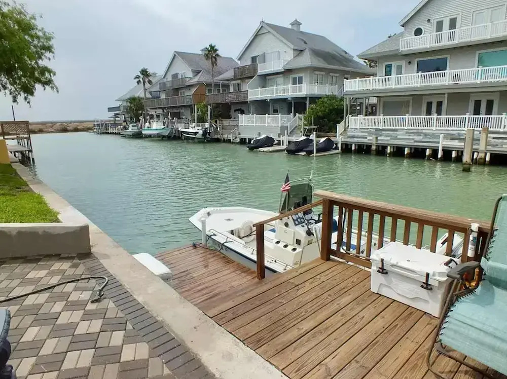Charming 1BR Getaway in Long Island Village Resort
