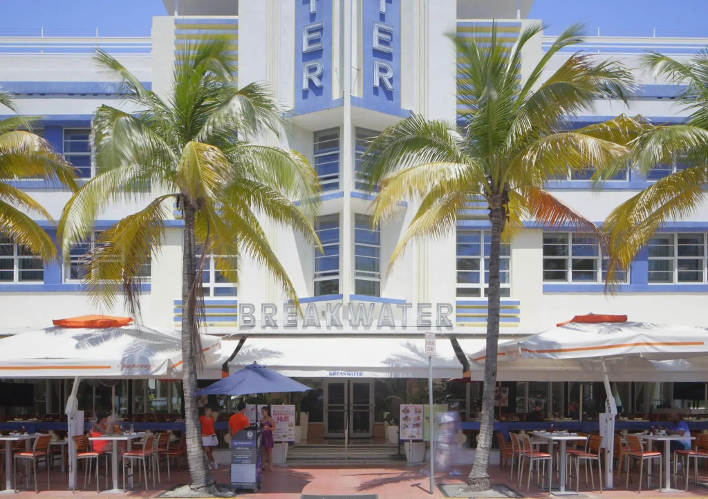 Hotel Breakwater South Beach