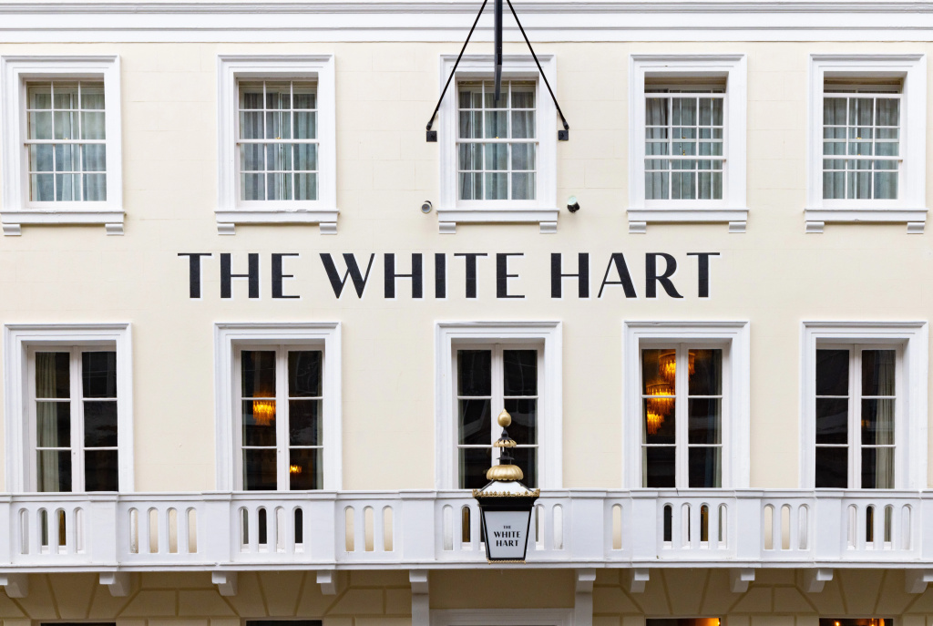 The White Hart - A Heartwood Inn