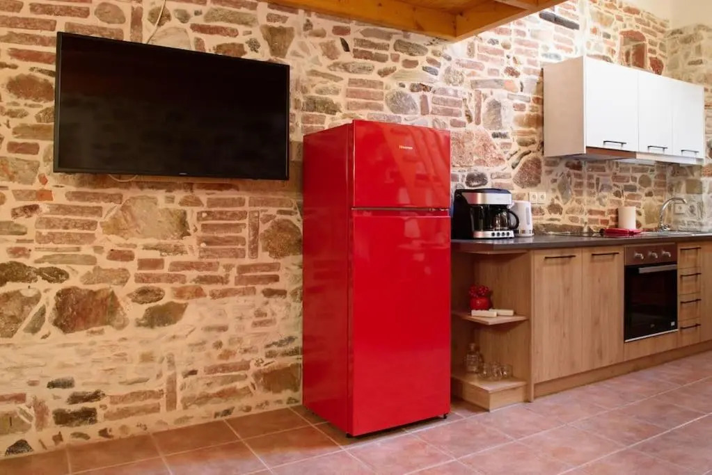 Lavrio stone house 5 min from the centre/port - фото 18