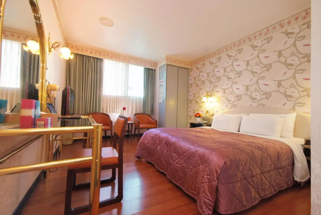Standard Double room (full double bed)