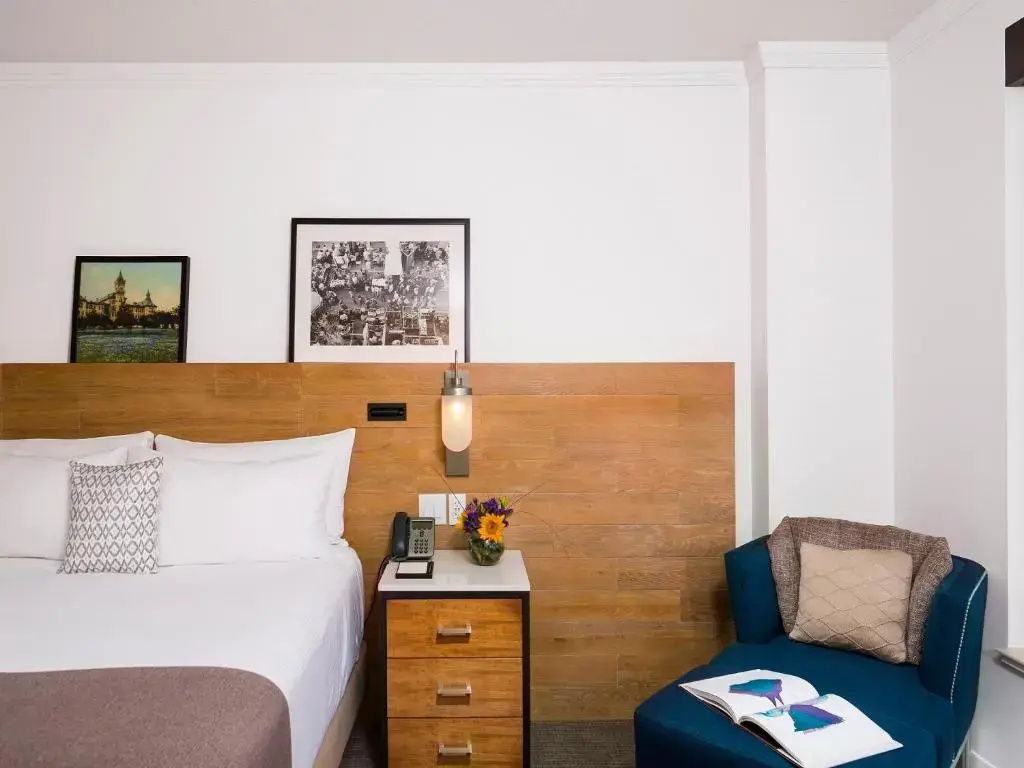 AT&T Hotel & Conference Center at the University of Texas - Chambres