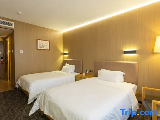 Deluxe Double room (full double bed)
