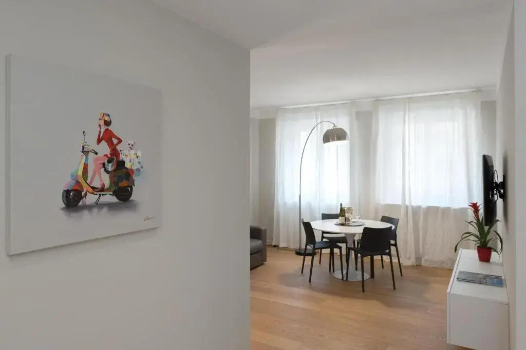 2 Bedrooms Apartment