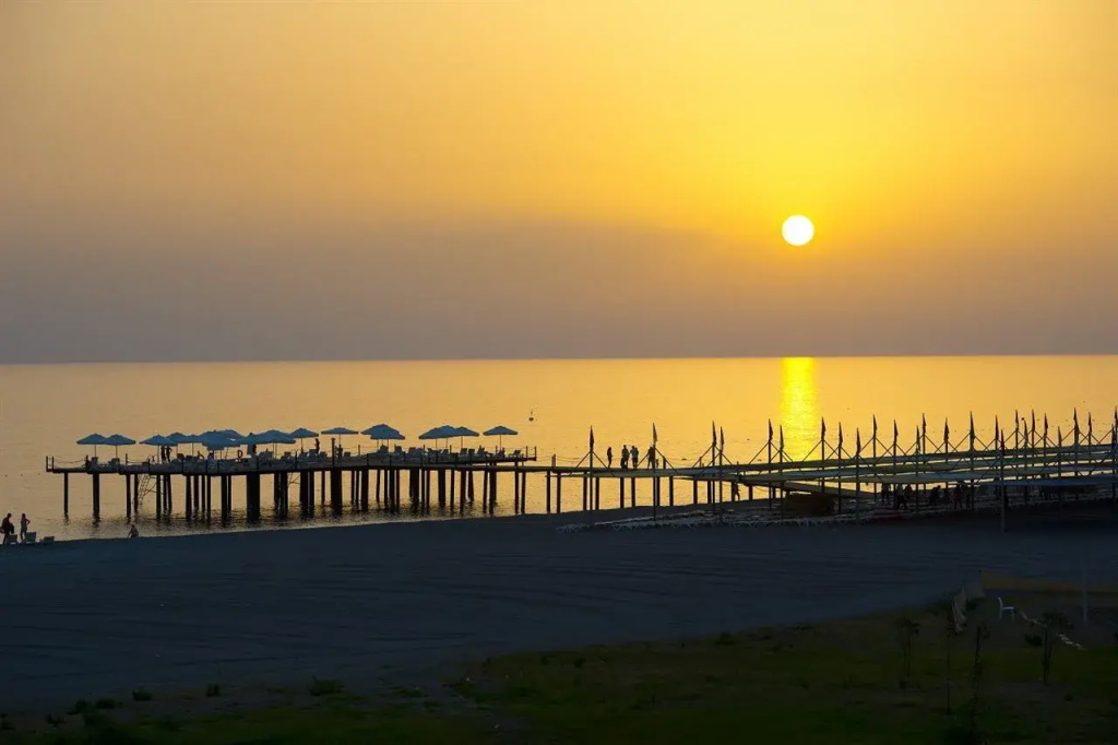 Beach & Waterfront