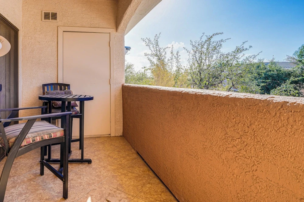 2 Desert Breeze Villas Units: Patios & Pool Access