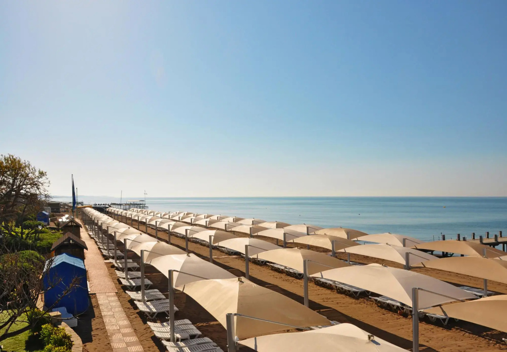 Beach & Waterfront
