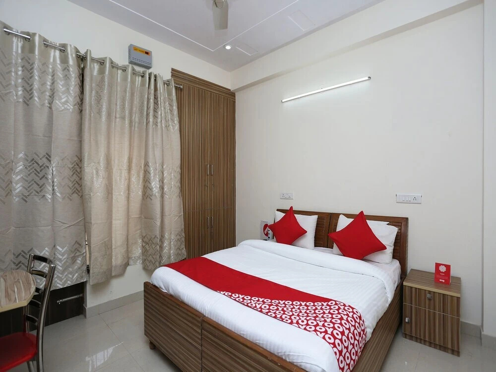 Star Guest House by OYO Rooms