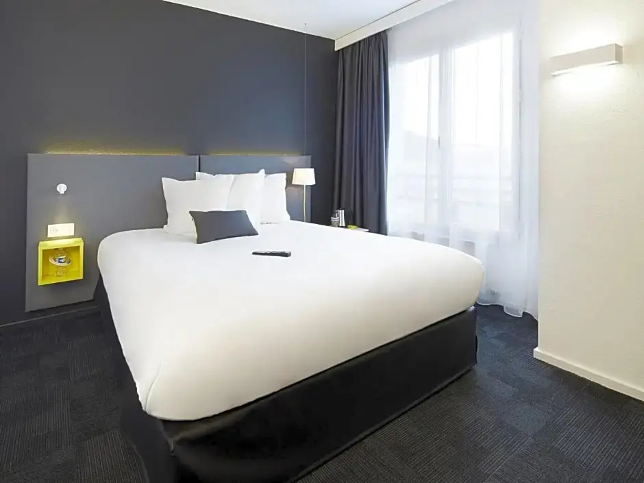 Standard Club room
