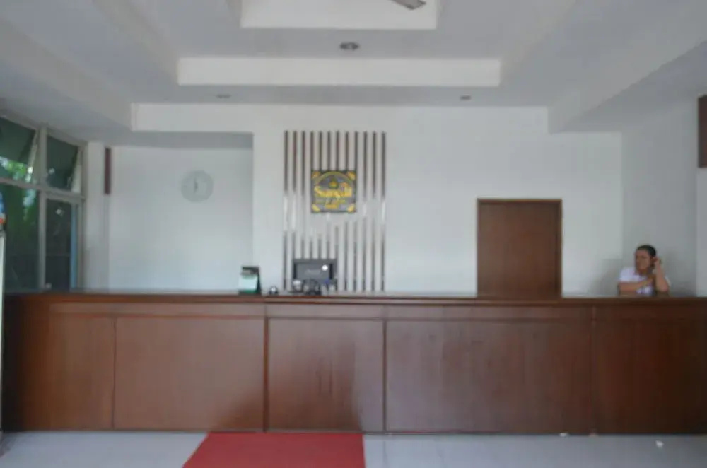 Lobby & Reception