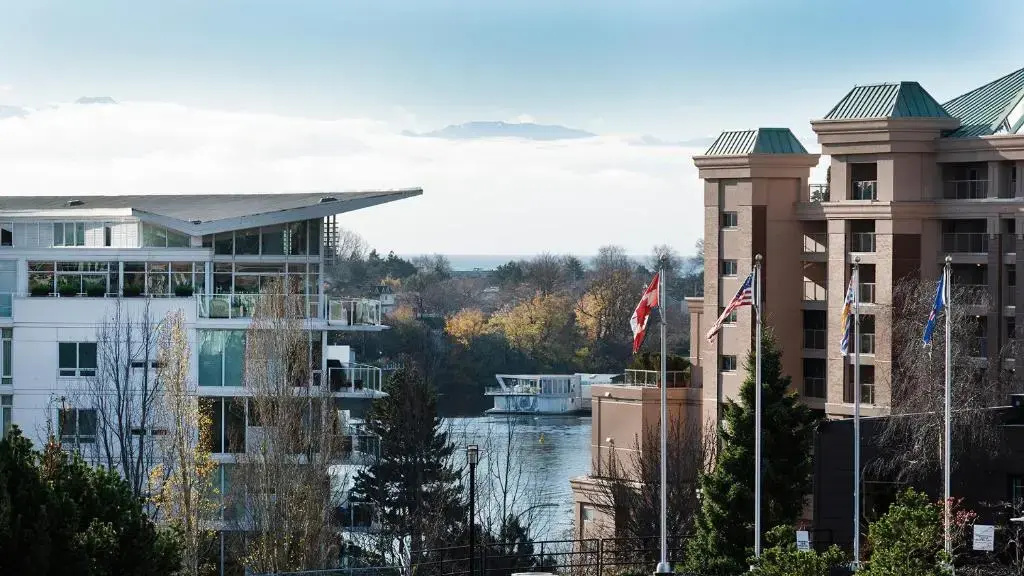 *Prestigious Promontory 2 bedroom w/Ocean Views