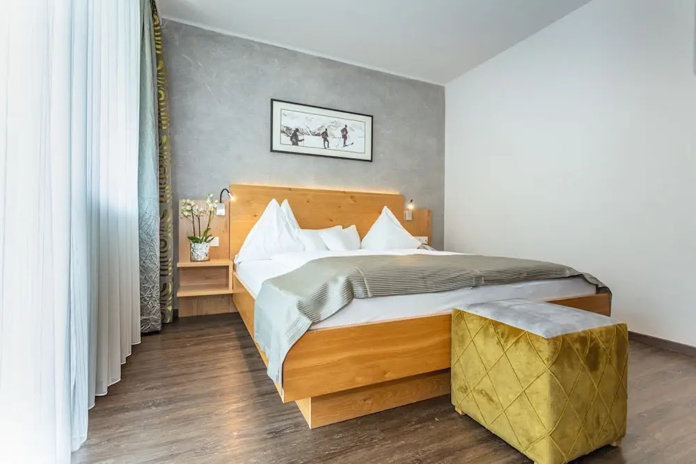 Standard Double room with balcony (full double bed)