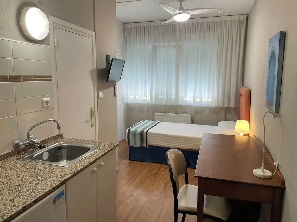 Single Studio (single bed)
