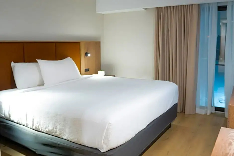 Double Studio (full double bed)