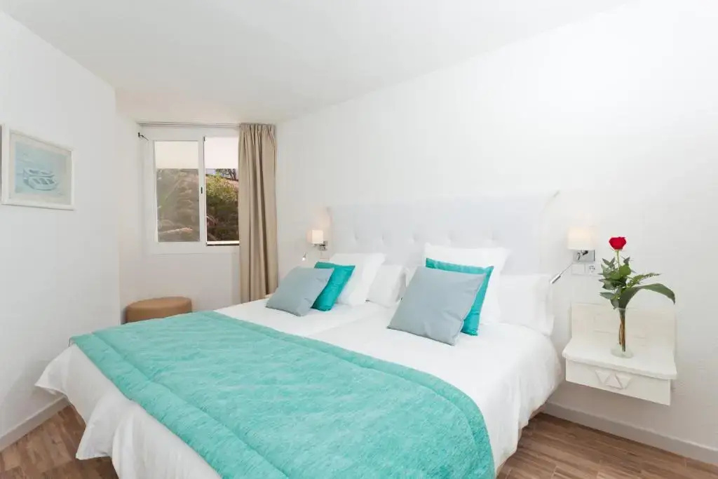 FERGUS Style Cala Blanca Suites - Chambres