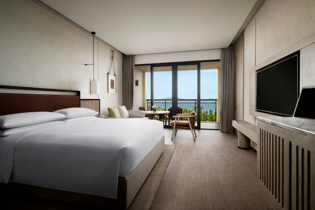 Deluxe Double room with balcony and with ocean view (full double bed)