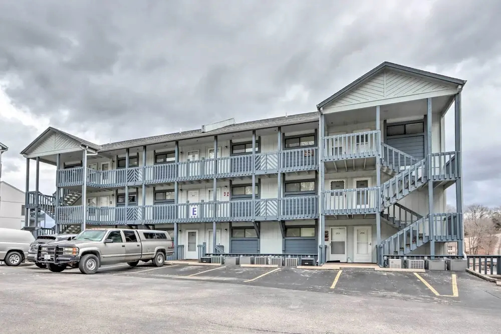 Lake of the Ozarks Views: Osage Beach Condo!