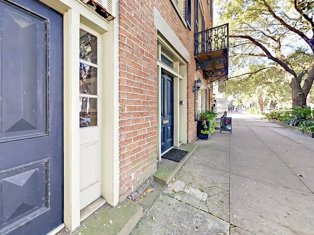 Historic Downtown Charm 3 Bedrooms 2.5 Bathrooms Townhouse