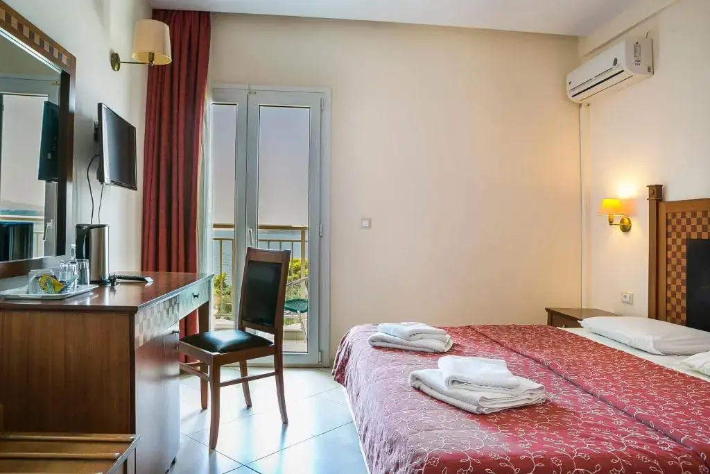 Double room with sea view (full double bed)