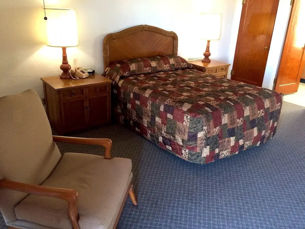 Classic Double room (full double bed)