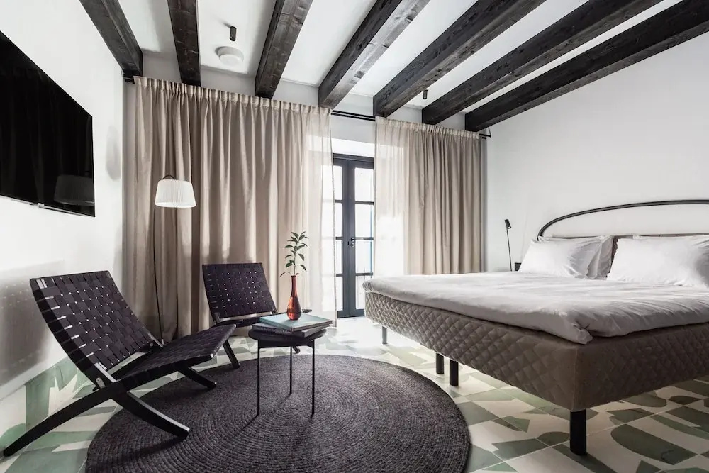 Standard Double room (full double bed)