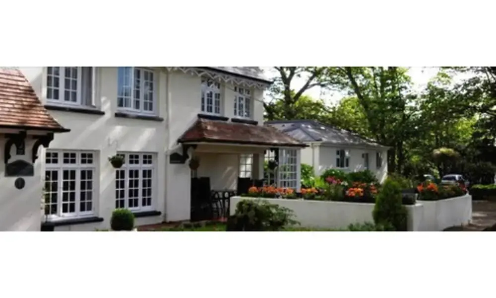 Les Douvres Hotel
