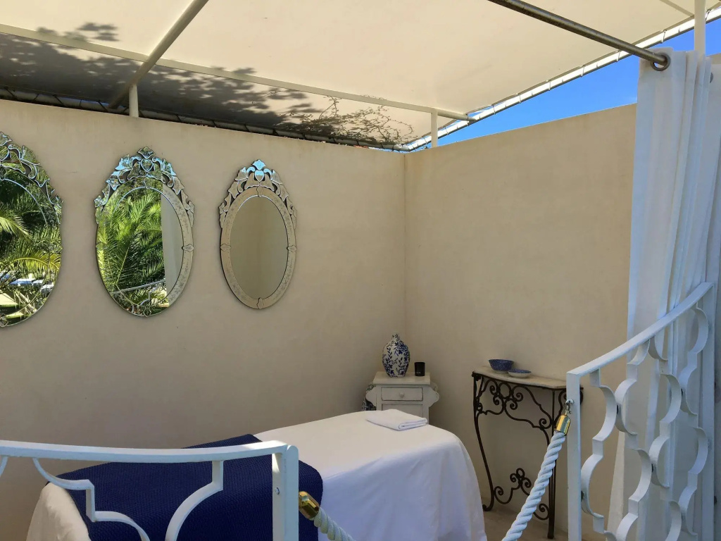 Balcony & Terrace