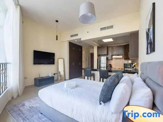 Stylish Studio | Reem Mall & Corniche Nearby