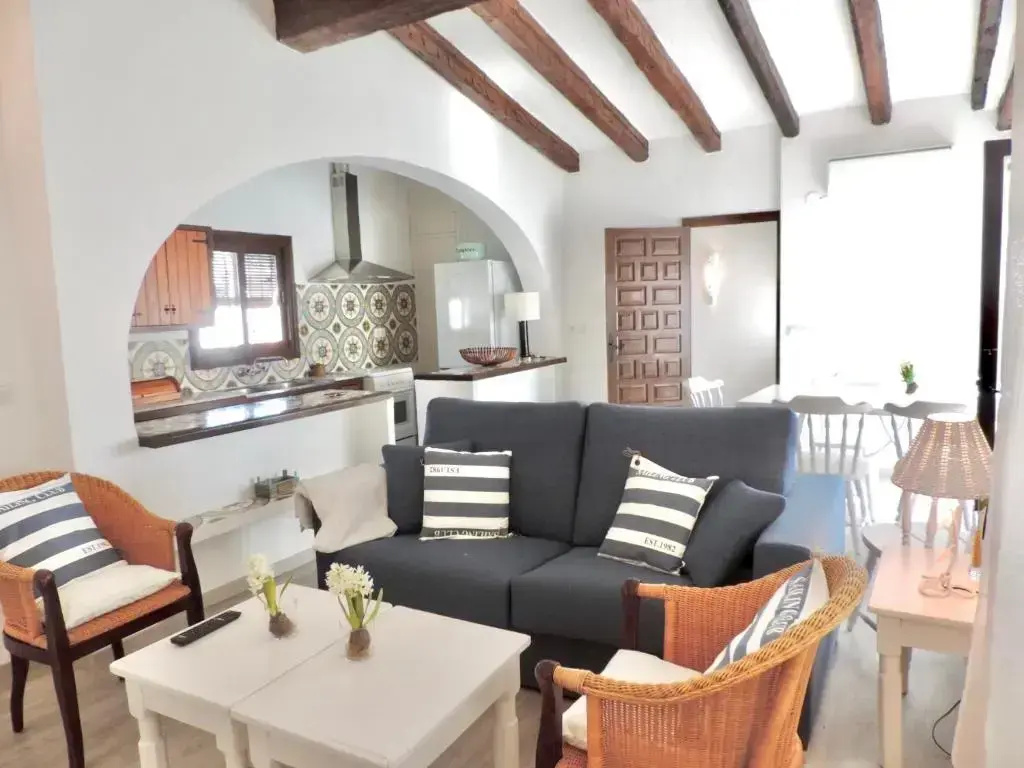 2 Bedrooms Villa