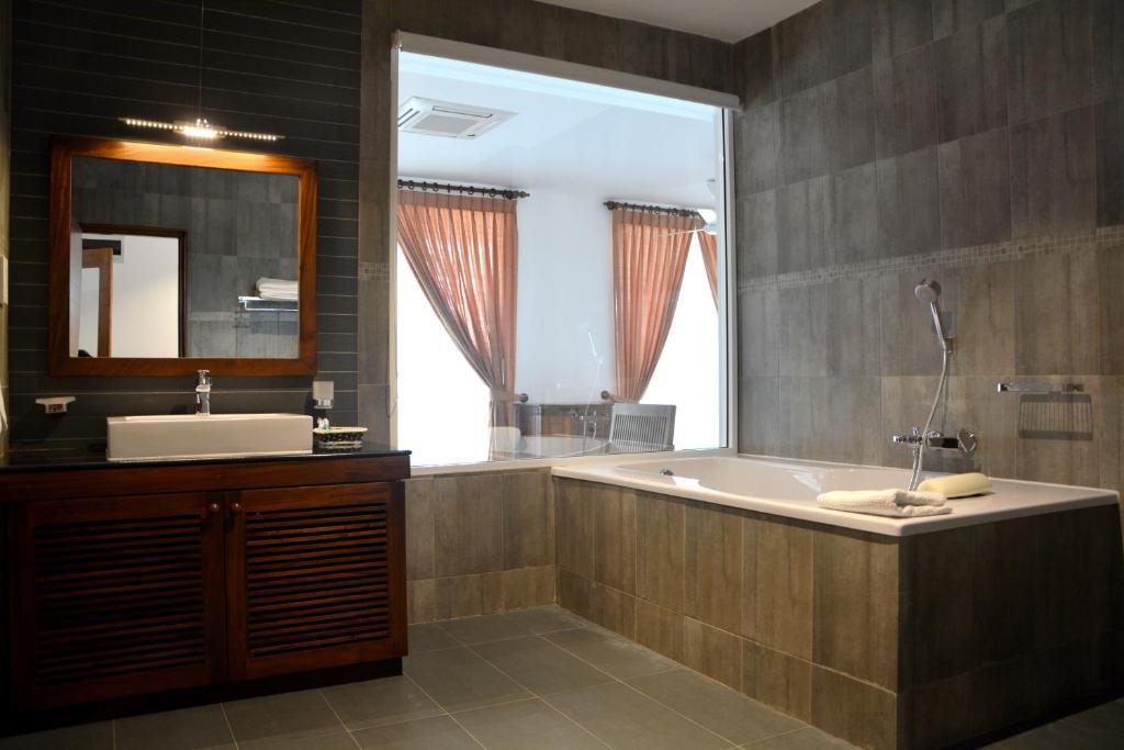 Refresh Hotel