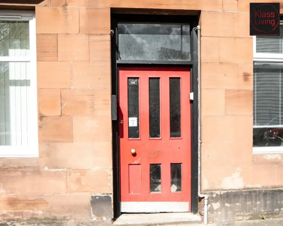 One Bedroom Apartment by Klass Living Serviced Accommodation Rutherglen - Crossroads Apartment With WiFi and Parking