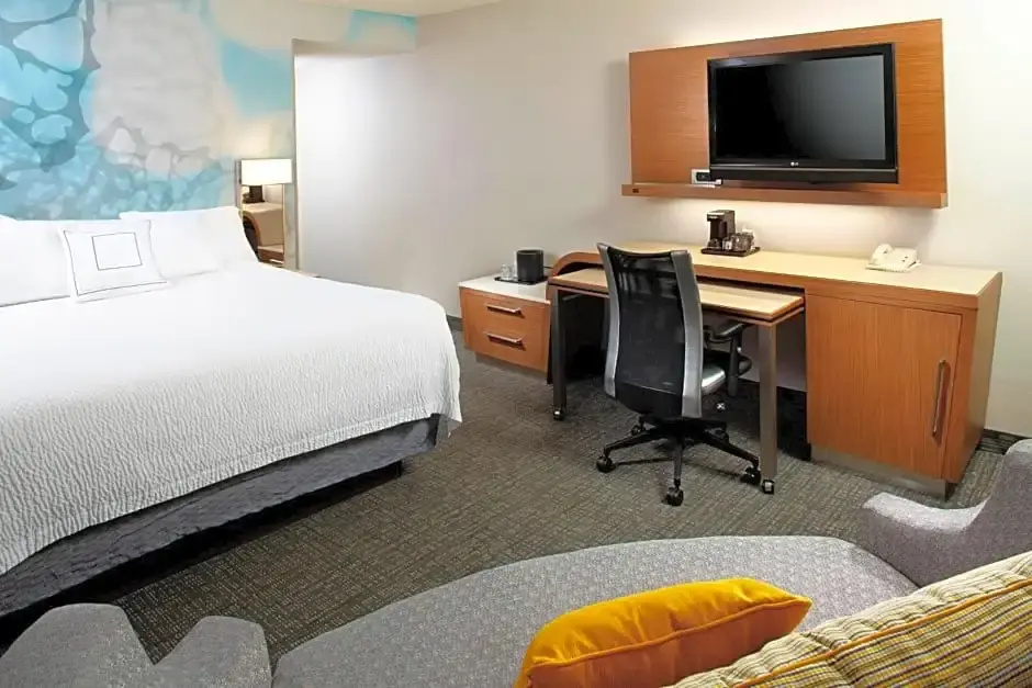 Standard room with courtyard view