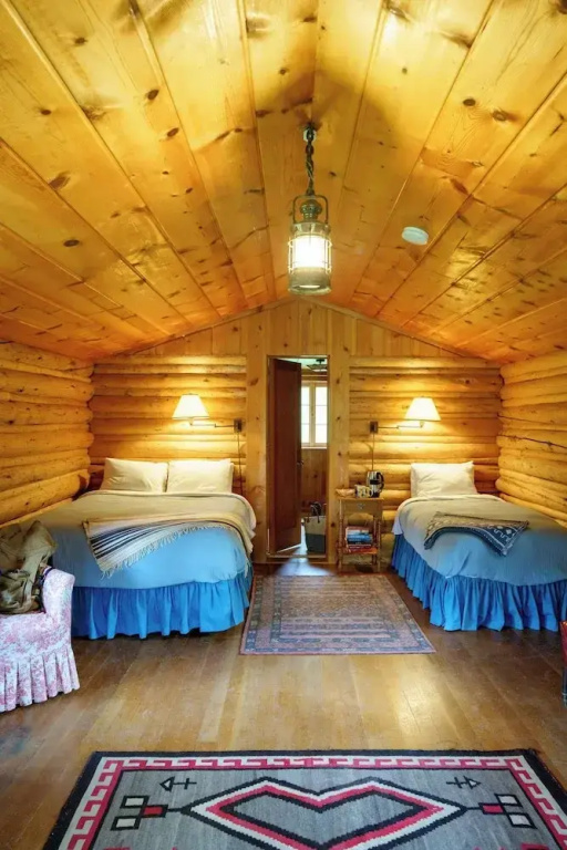 Classic Double room (full double bed)