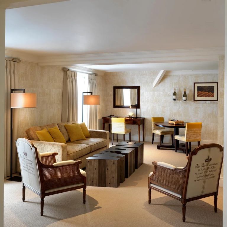 Luxury Suite