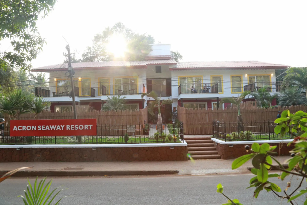 Acron Seaway Resort