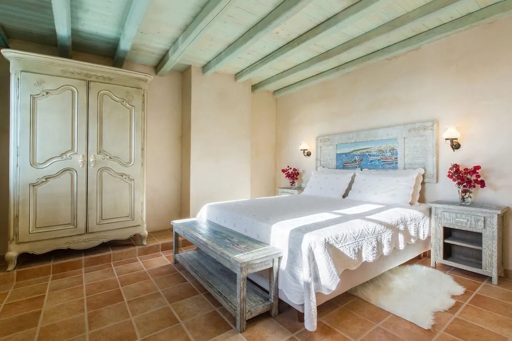1 Bedroom Apartment with balcony and with sea view