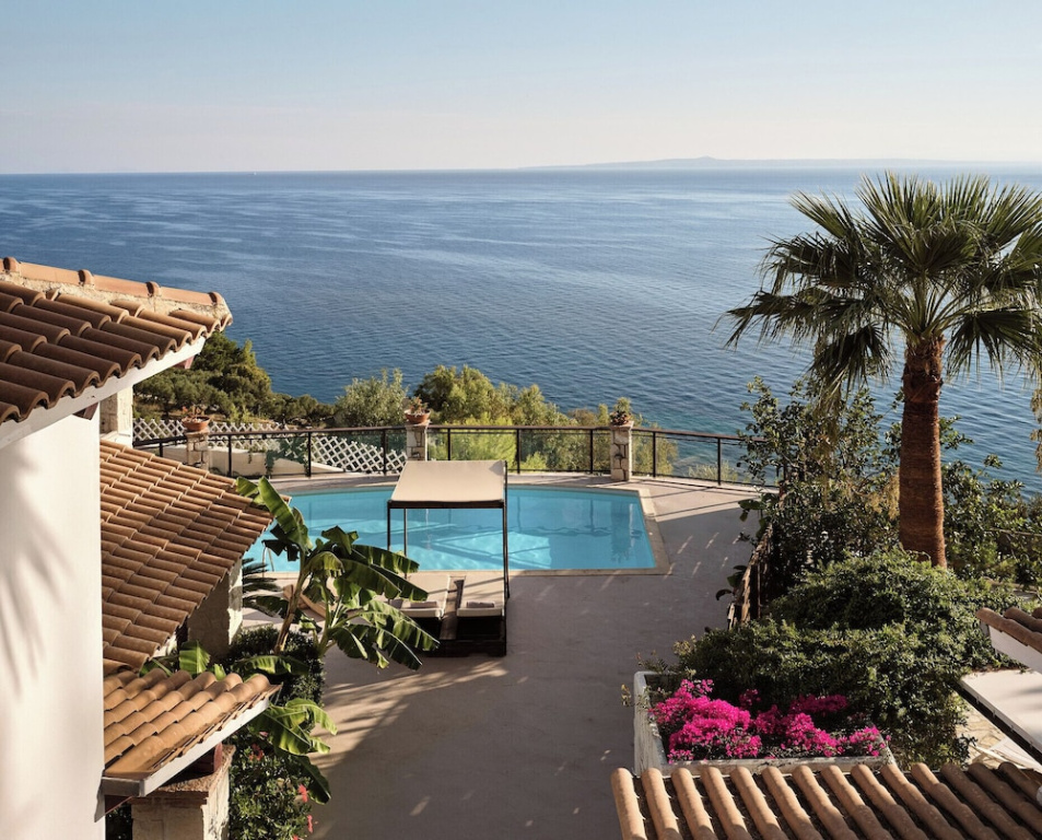 Villa Yiannis - Sea View & Private Pool