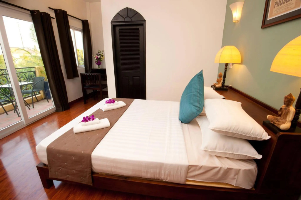 Standard Triple room with balcony