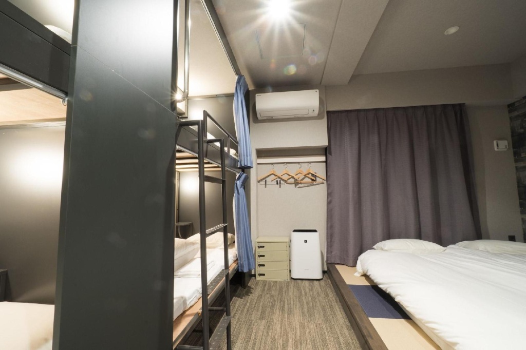 Отель Hotel Plus Hostel TOKYO AKIHABARA в Токио