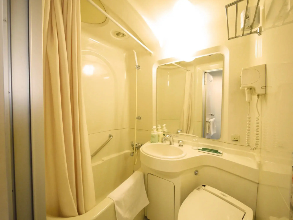 Hotel Route Inn Takaoka Ekimae by null