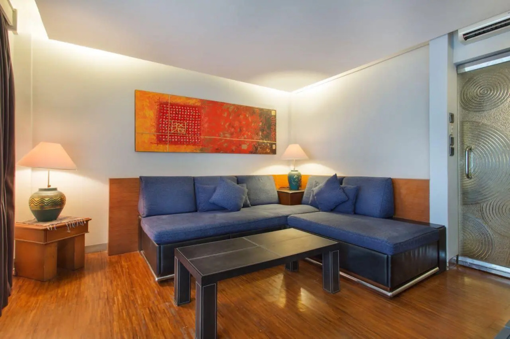 2 Bedrooms Apartment