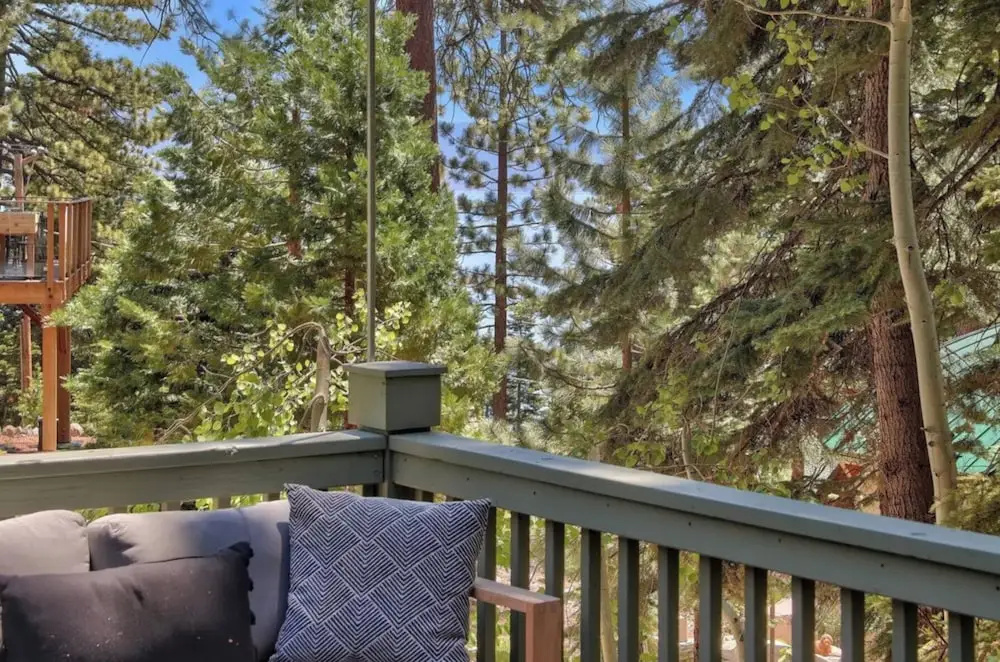 Private Cozy and Central Cabin with Deck by Sierra Getaways