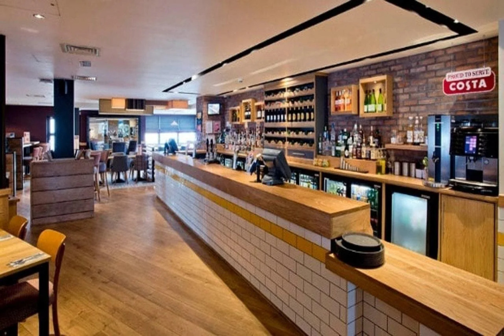 Food & Beverage