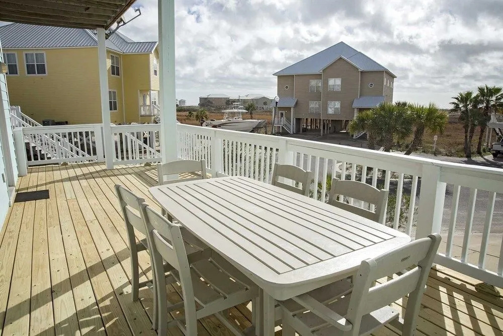 Palms Beach House Side East
