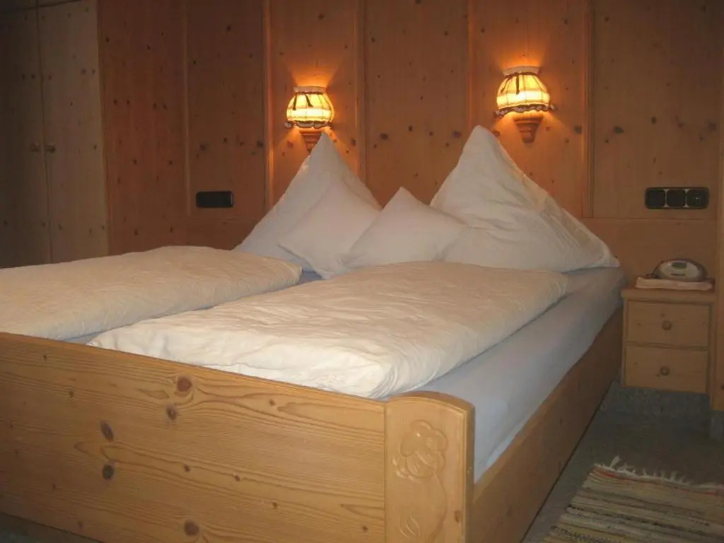 Standard Double room with balcony (full double bed)