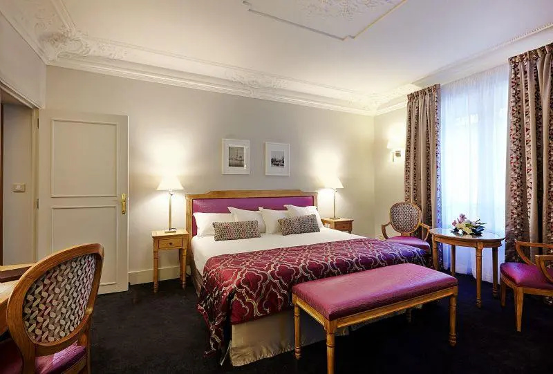 Royal Hotel Paris Champs Elysées 49