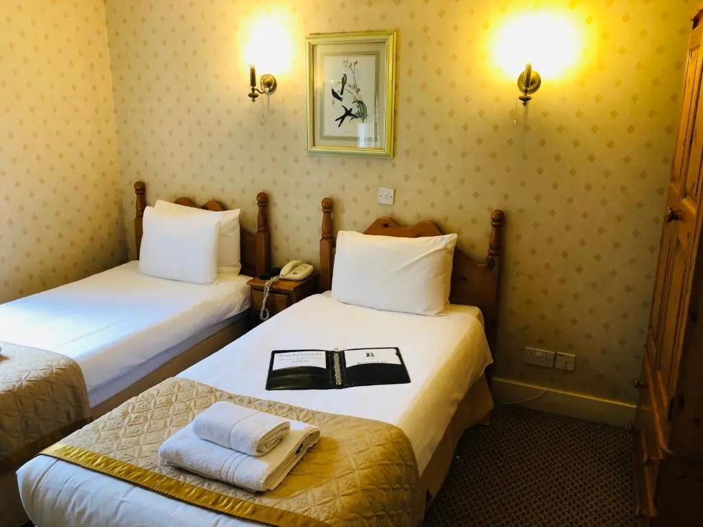 Brook Red Lion Hotel - Chambres