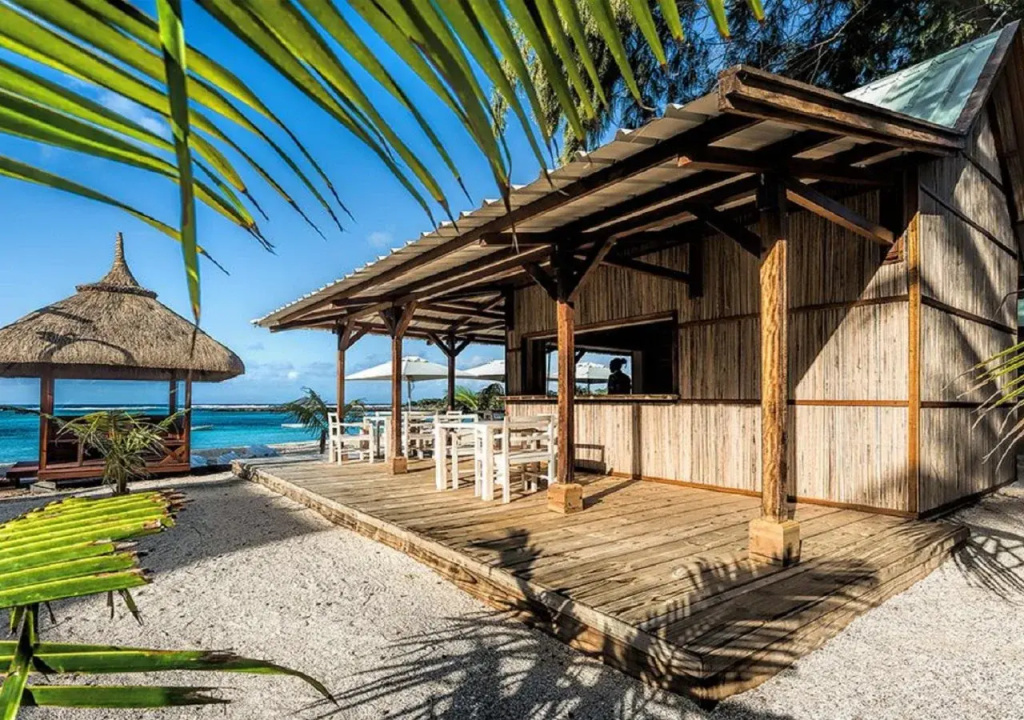 Beach & Waterfront