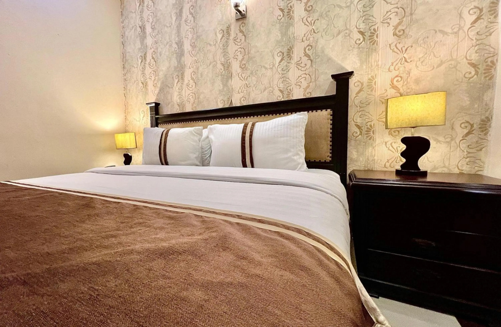 Royal Inn Hotel — 5