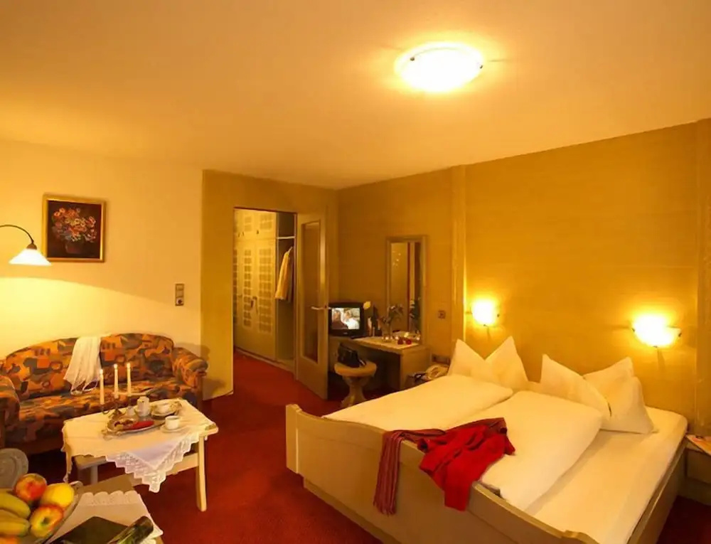 1 Bedroom Standard Double room with balcony (full double bed)